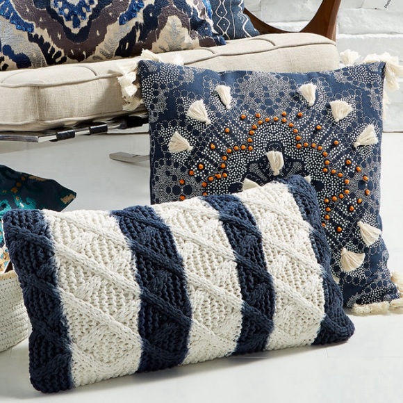 LaCourte Other - LaCourte White Navy Blue Stripe Lumbar Throw Chunky Knitted Zipper Oblong Pillow